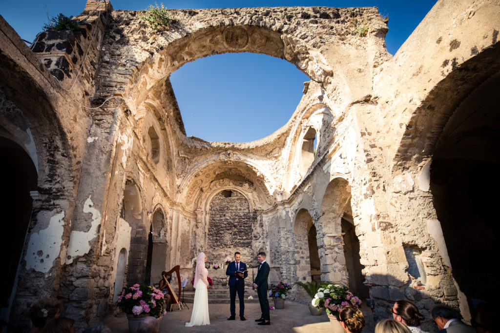 wedding in aragonese castle