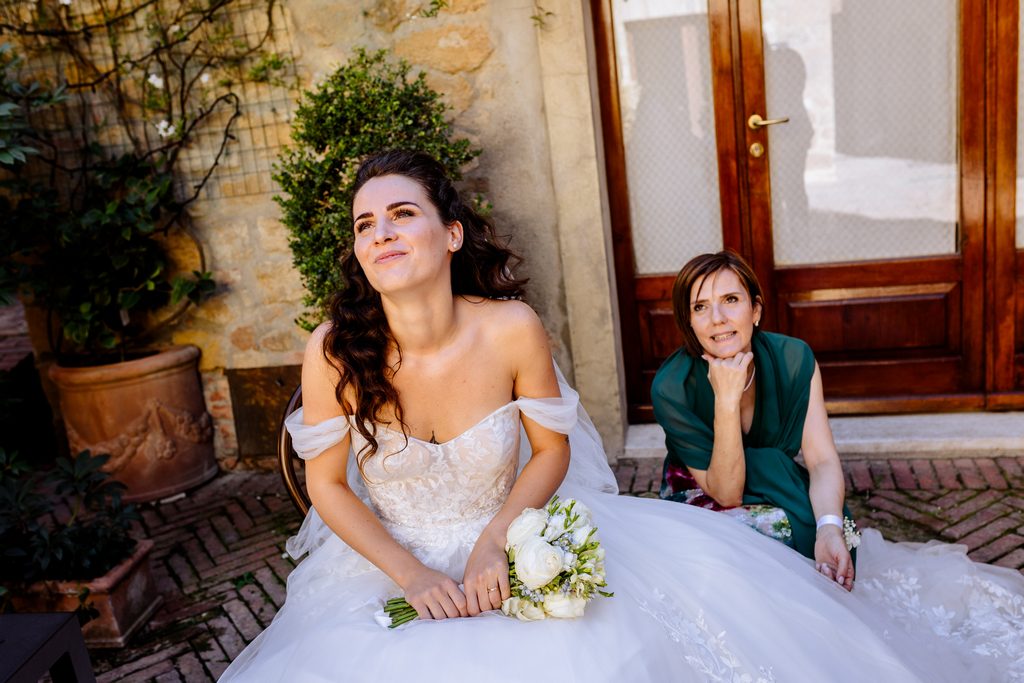 la sposa che aspetta lo sposo - fotografo di matrimonio grosseto - marco miglianti