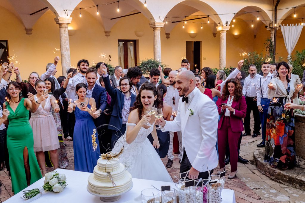 taglio torta - wedding cake - wedding photographer in florence - fotografo di matrimonio firenze - marco miglianti