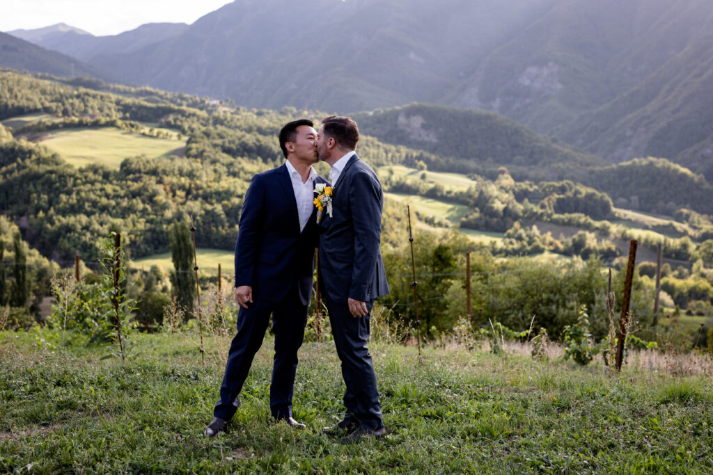 wedding in borgo pianello - top wedding photographer in italy - gay wedding in italy